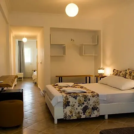 Pataros Hotell 3*