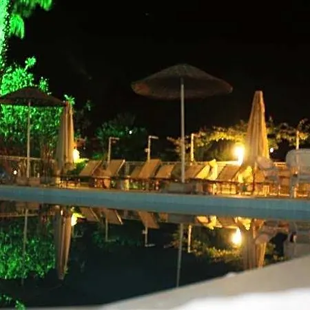 Hotell Pataros 3*